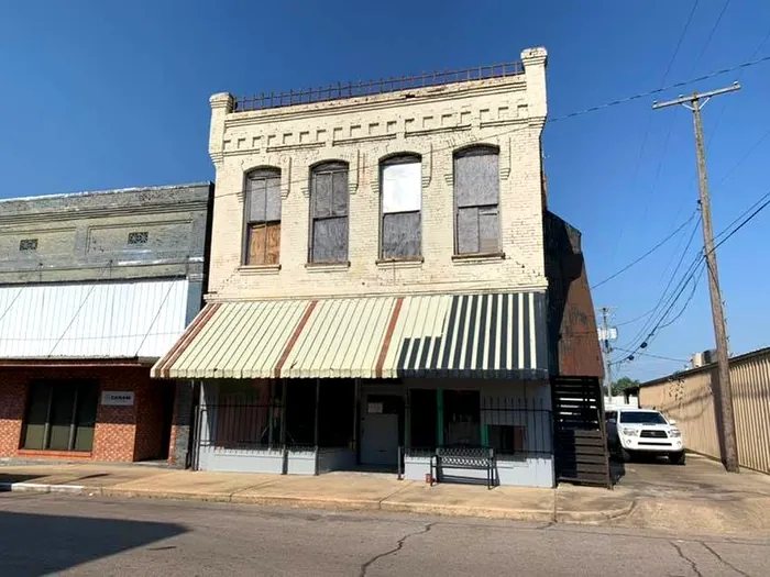 The Elm Street building before the renovation