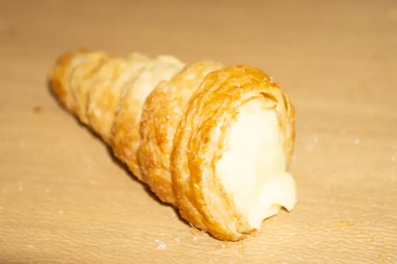 Cream-filled barquillo pastry cone