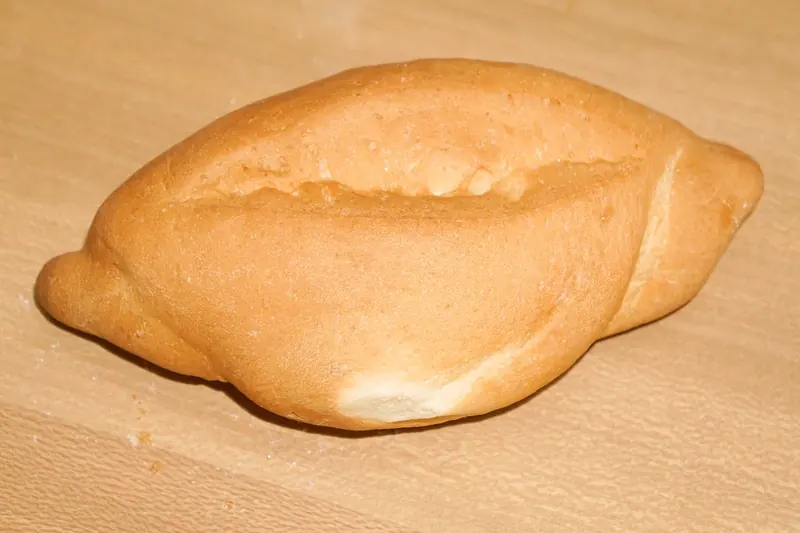 Bolillo roll